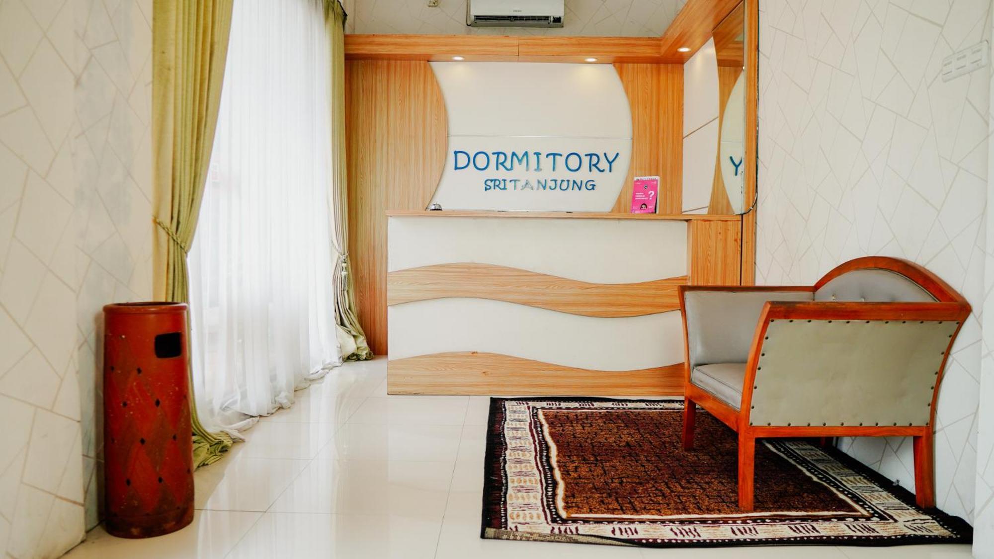 Dormitory Tourism Sritanjung Banyuwangi By Gajahsora Management Exteriér fotografie