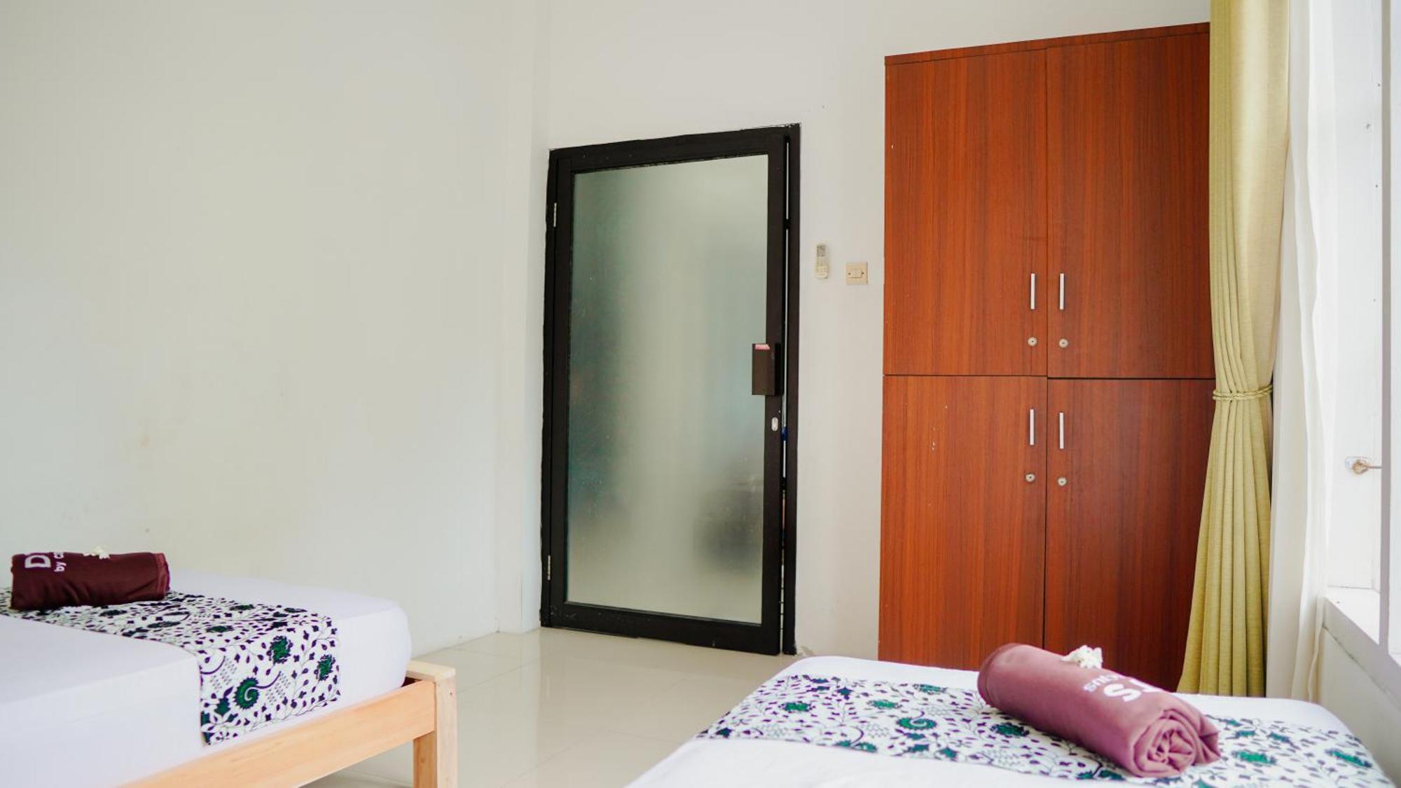 Dormitory Tourism Sritanjung Banyuwangi By Gajahsora Management Exteriér fotografie