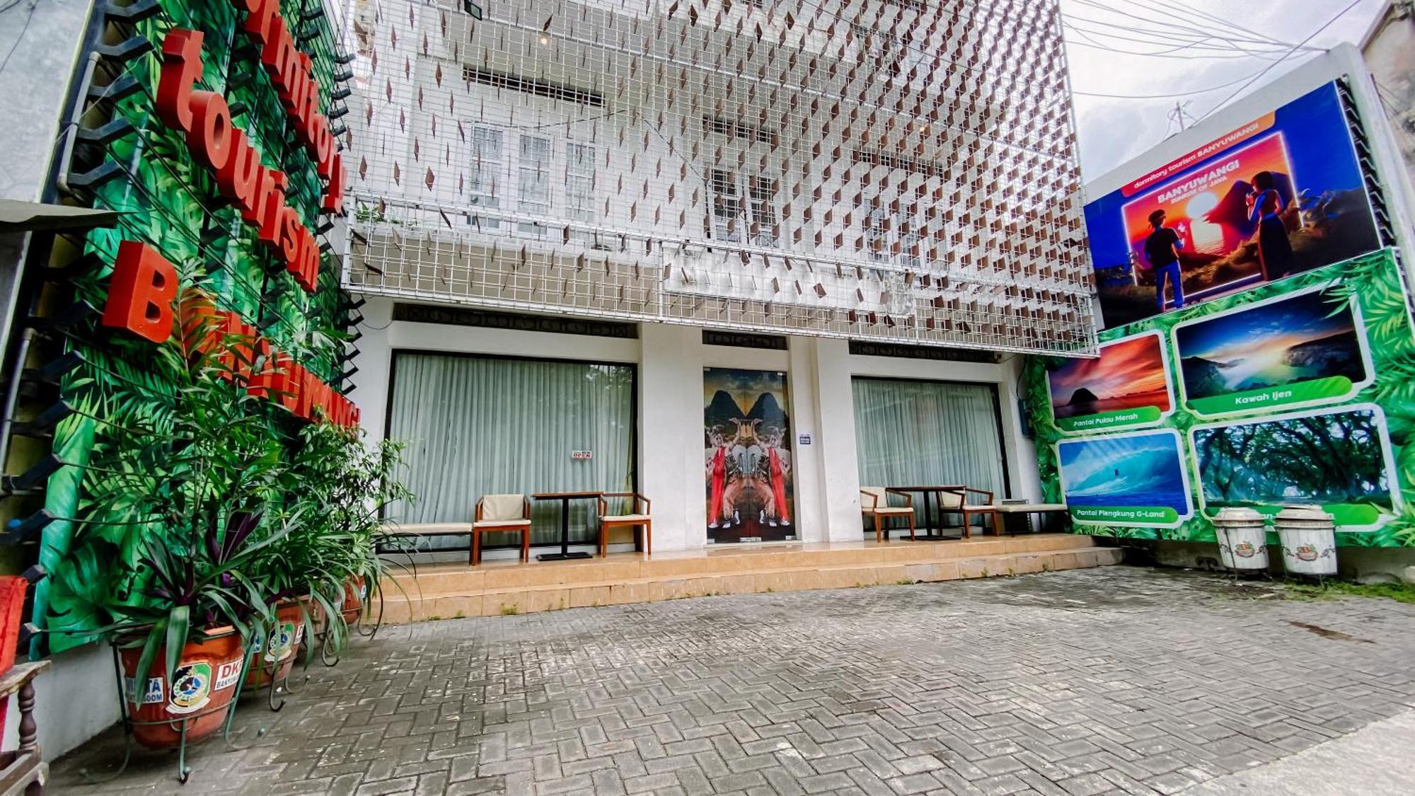 Dormitory Tourism Sritanjung Banyuwangi By Gajahsora Management Exteriér fotografie